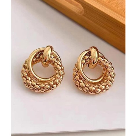 Trendy and stylish earings